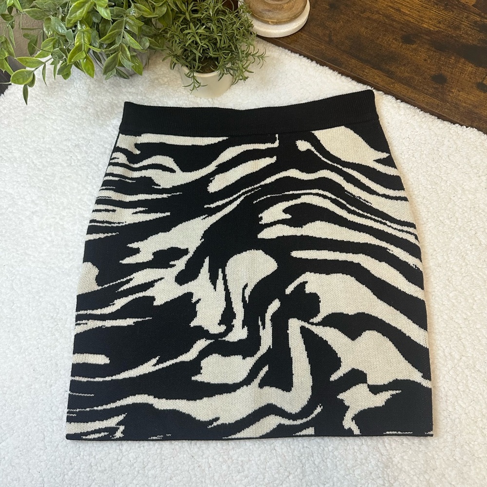 H&M mini zebra sweater skirt
